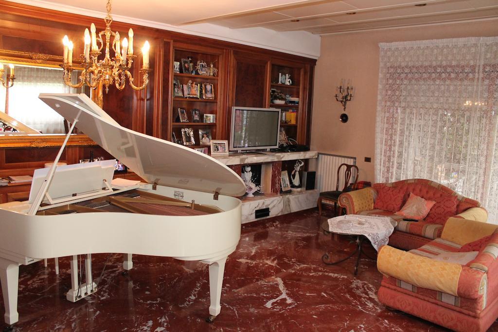 La Casa Della Musica Bed and Breakfast Ciampino Pokój zdjęcie